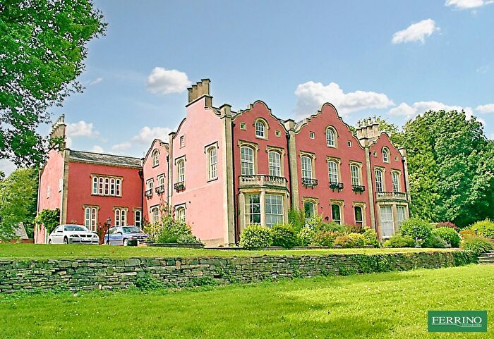 3 Bedroom Flat For Sale In The Haie, Newnham, Gloucestershire., GL14