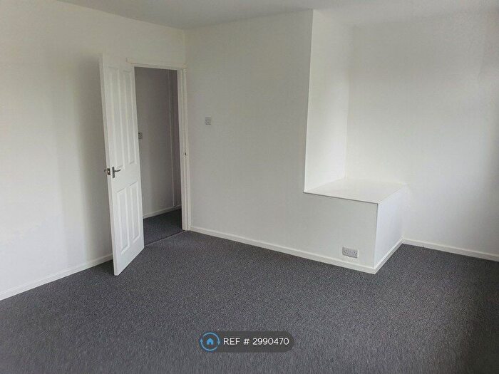 2 Bedroom Terraced House To Rent In Herbert Road, Nottingham, NG5