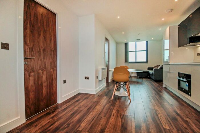 1 Bedroom Flat To Rent In New Eton House, Bath Road, Slough, SL1