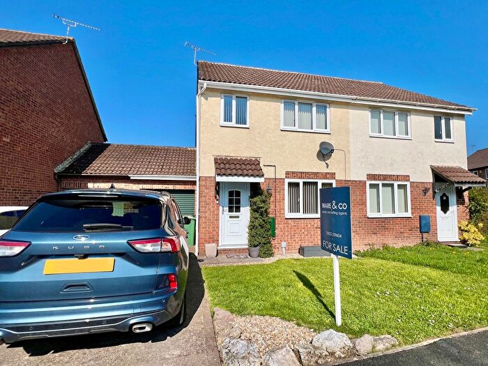 3 Bedroom Semi-Detached House For Sale In Thames Drive, Taunton, TA1