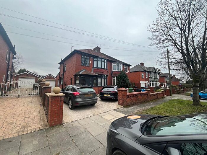 3 Bedroom Semi-Detached House To Rent In Broadway, Royton, Oldham, Dd., OL2