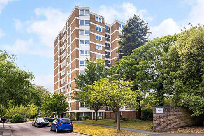 2 Bedroom Flat For Sale In Hamble Court, Broom Park, Teddington, TW11