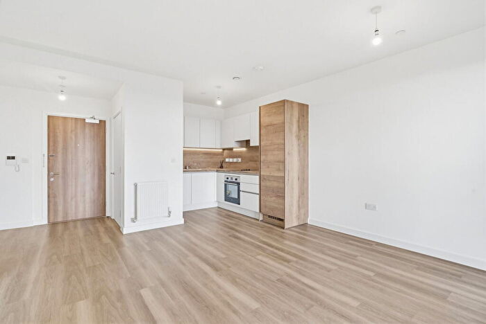 1 Bedroom Apartment To Rent In Vista Heights, Ilderton Road, London, SE15