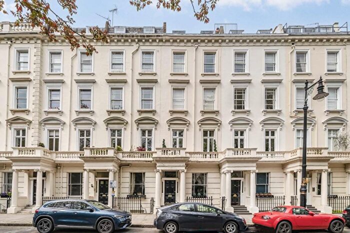 1 Bedroom Flat To Rent In St. Georges Square, London, SW1V