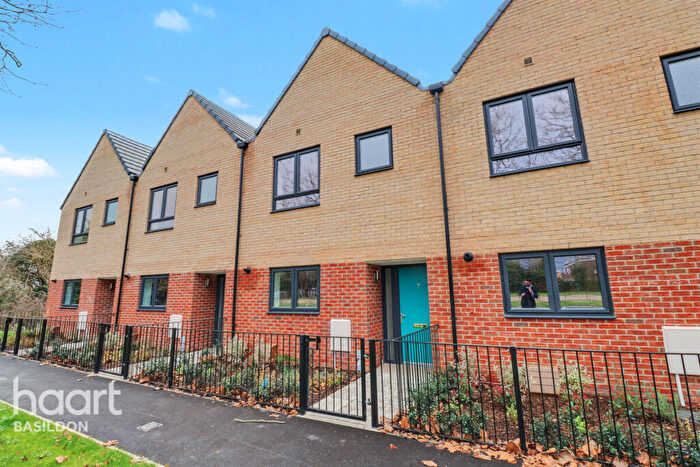 2 Bedroom Terraced House For Sale In Sheppard Mews, Basildon, SS14