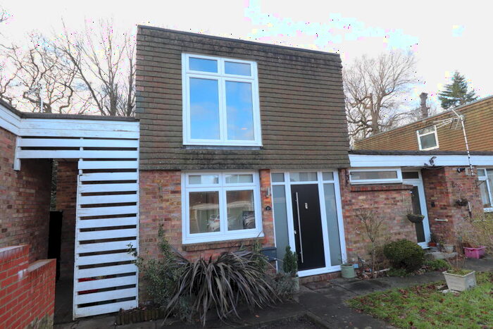3 Bedroom House To Rent In Herongate, CM13
