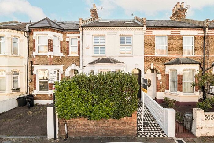 1 Bedroom Flat To Rent In Earlsfield Road, Earlsfield, SW18