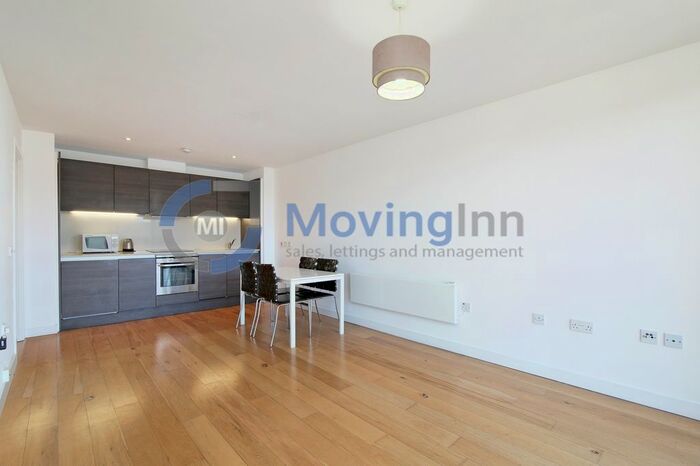 2 Bedroom Flat To Rent In Crampton Street, Elephanamp;Castle, SE17
