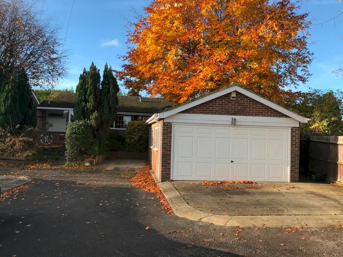 5 Bedroom Bungalow To Rent In Juniper Close, Luton, LU4