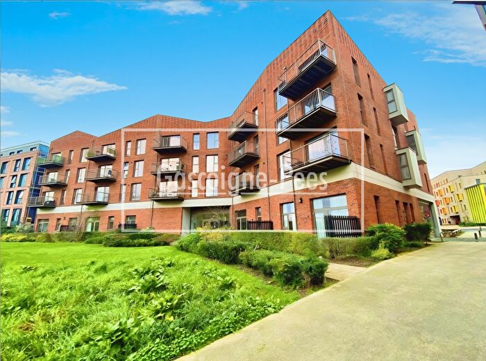 2 Bedroom Apartment To Rent In Walnut Tree Close, Guildford, GU1