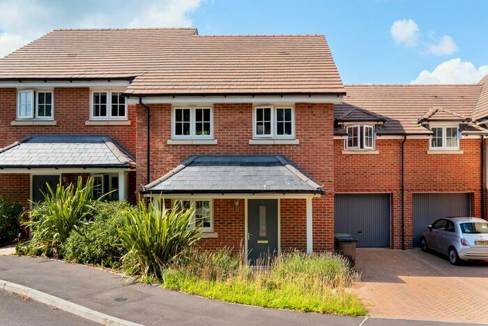 3 Bedroom Terraced House To Rent In George Smart Close, Tunbridge Wells, TN2