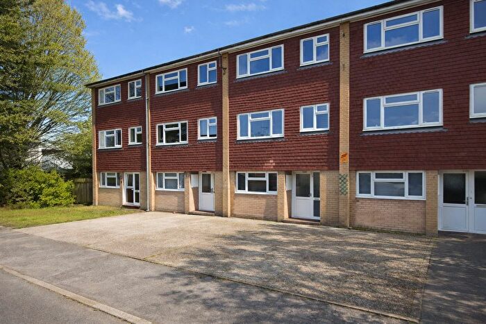 6 Bedroom Terraced House To Rent In Kimbers Lane, Farnham, Surrey, GU9