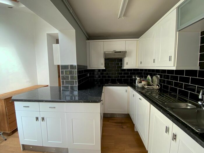 2 Bedroom Property To Rent In Zinc Street, Roath, Cardiff, CF24