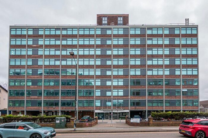 1 Bedroom Flat For Sale In Seymour Grove, Paragon, M16