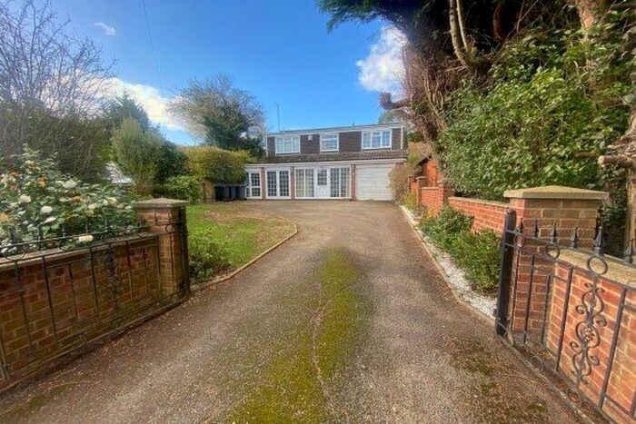 3 Bedroom Property To Rent In Towcester Road, Northampton, NN4