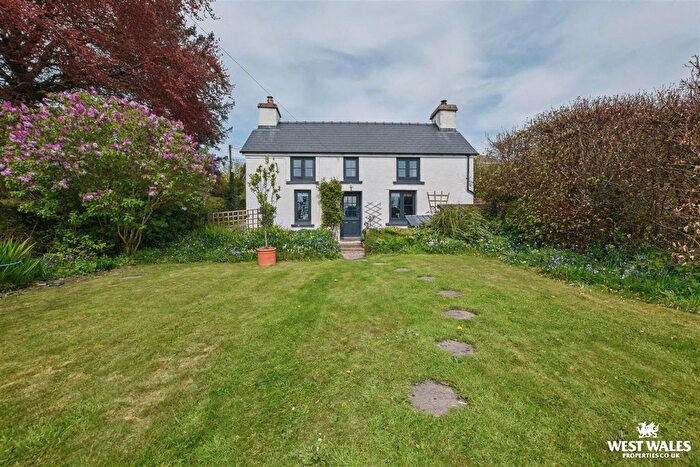 2 Bedroom Cottage For Sale In Penrhiwllan, Llandysul, SA44