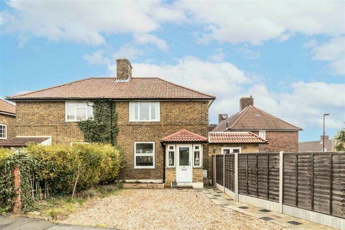 3 Bedroom House To Rent In Geraint Road, Grove Park, BR1