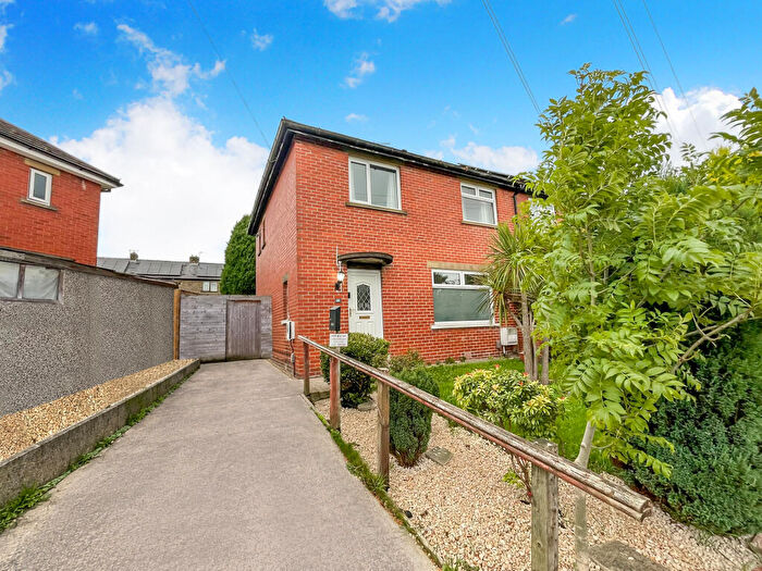 3 Bedroom Semi-Detached House For Sale In Sunny Heys Road, Meltham, Holmfirth, Kirklees, HD9