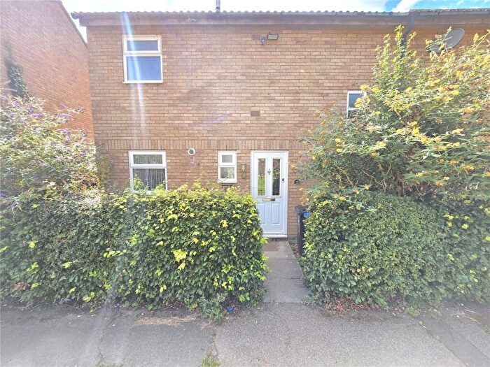 3 Bedroom End Of Terrace House For Sale In Eringden, Wilnecote, Tamworth, Staffordshire, B77
