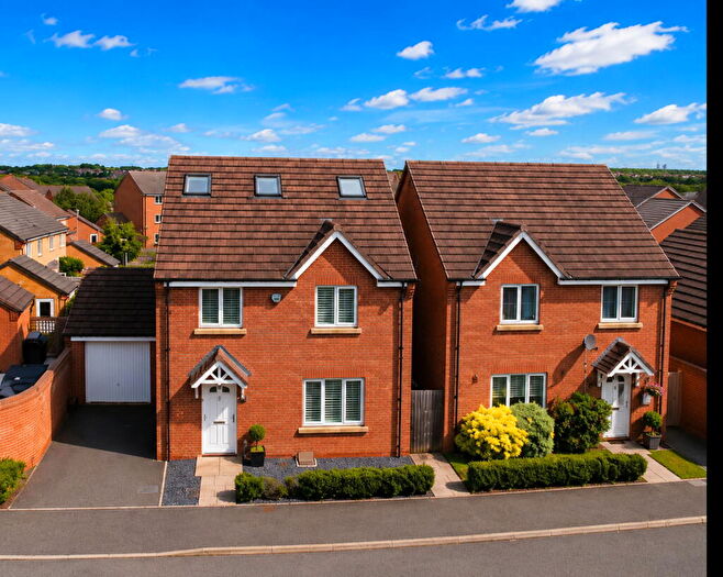 4 Bedroom Detached House For Sale In The Crossing, Kingswinford, DY6