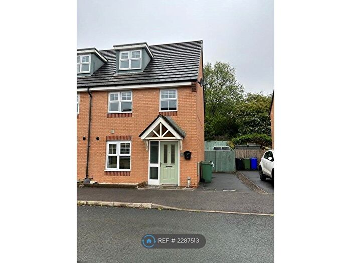 3 Bedroom Semi-Detached House To Rent In Cotton Way, Rossendale, BB4