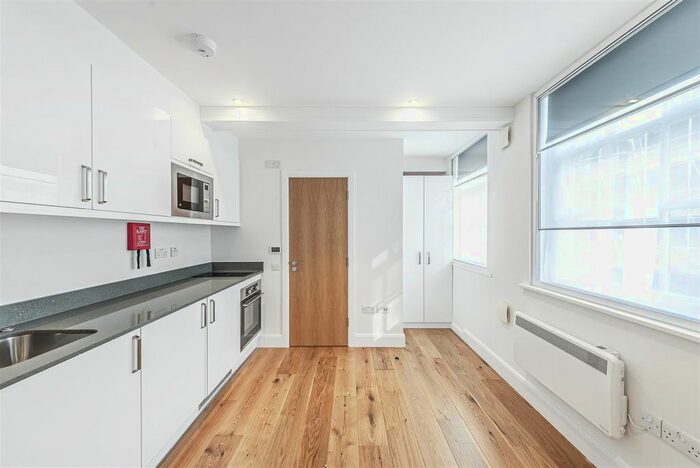 Studio To Rent In Drakes Courtyard, Kilburn High Road, London, NW6