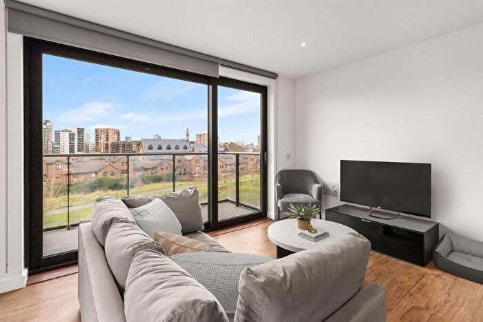 2 Bedroom Flat To Rent In Fizzy Poplar, Lindfield Street, Poplar, E14