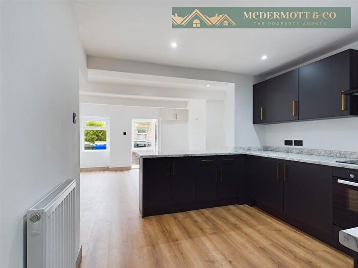 2 Bedroom Terraced House To Rent In Stockport Road, Mossley, Ashton-Under-Lyne, OL5