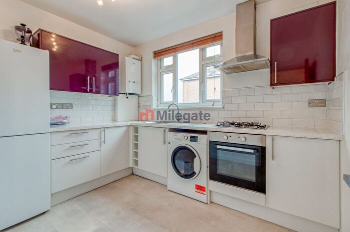 4 Bedroom Flat To Rent In Jebb Avenue, London, SW2