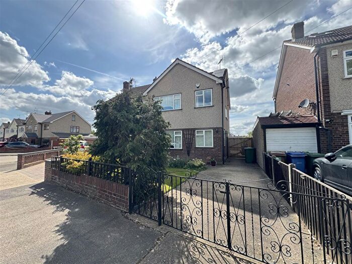 4 Bedroom Semi-Detached House For Sale In Mill Lane, Horndon-On-The-Hill, SS17