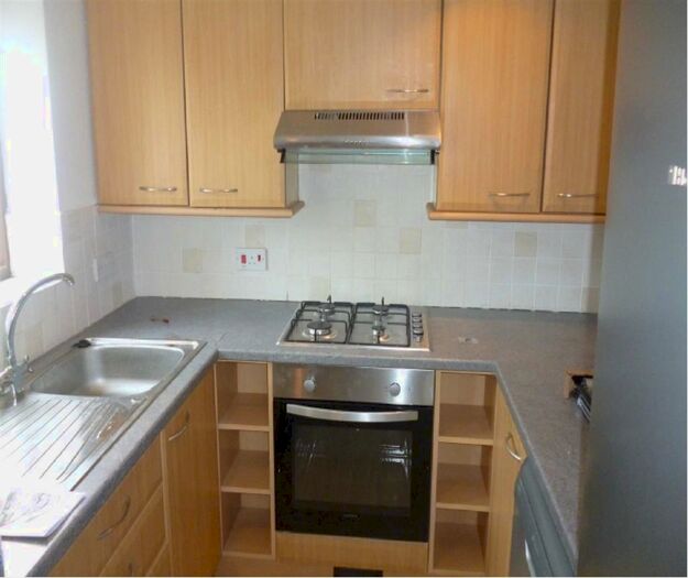 2 Bedroom Property To Rent In Cranfield Court, Ravenhill, Swansea, SA5