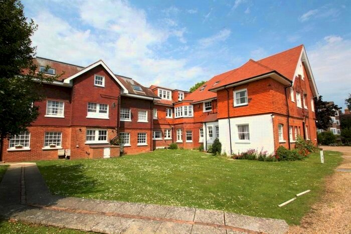 1 Bedroom Flat To Rent In St Michaels Road, Worthing, West Sussex, BN11