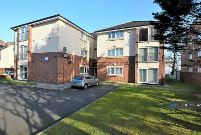 2 Bedroom Flat To Rent In Somerset House, Birkenhead, CH42