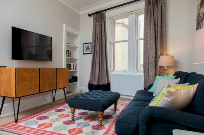 2 Bedroom Flat To Rent In St Stephen Street, Stockbridge, Edinburgh, EH3