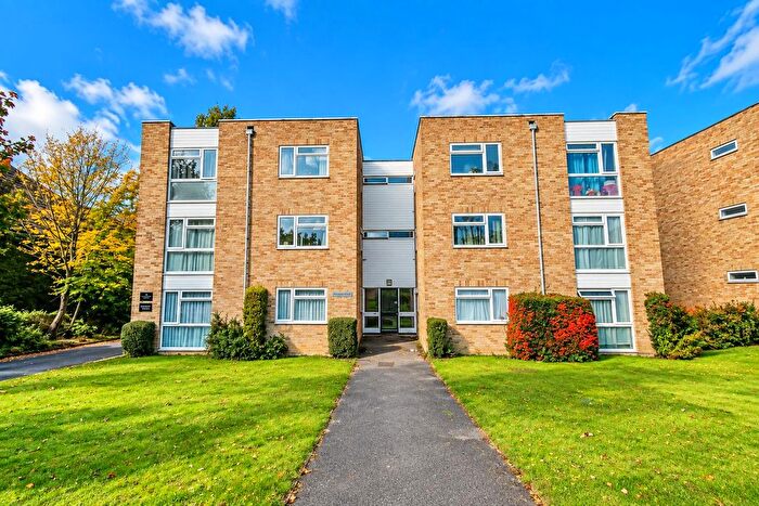 2 Bedroom Flat To Rent In Upper Gordon Road, Camberley, GU15
