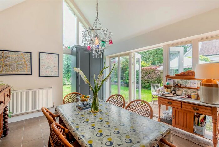 4 Bedroom Detached House For Sale In Pleasant Valley Lane, East Farleigh, Maidstone, ME15
