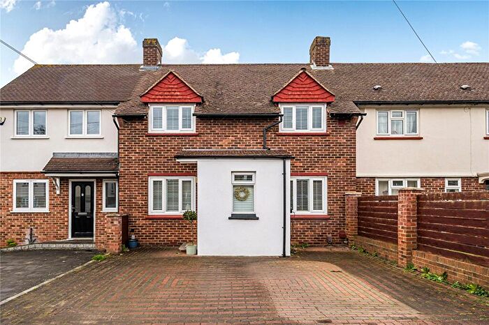 3 Bedroom Terraced House For Sale In Southdown Road, Hersham, KT12