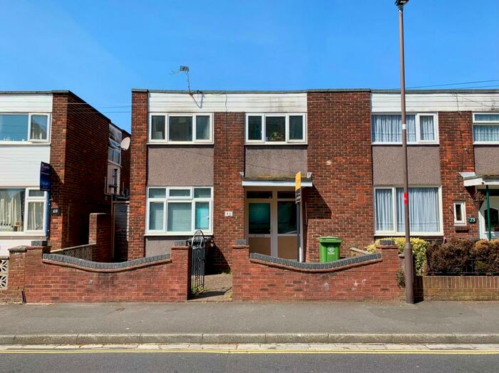 5 Bedroom Terraced House To Rent In St Pauls Road, Southsea, PO5