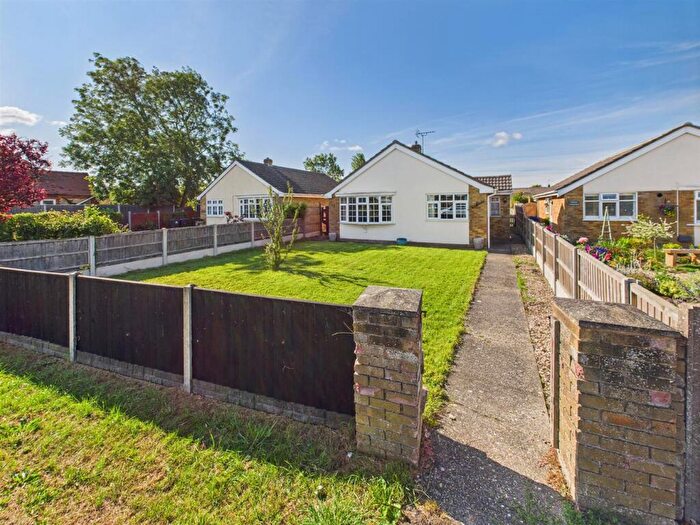 2 Bedroom Detached Bungalow For Sale In Trusthorpe Road, Sutton-On-Sea, LN12