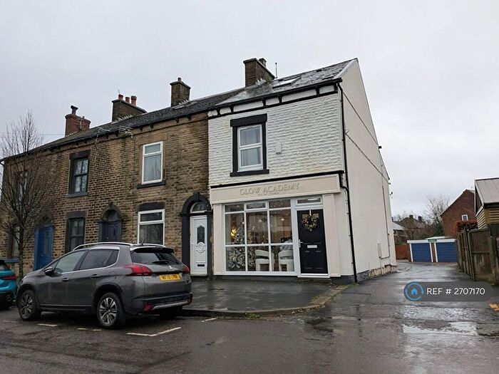 2 Bedroom Flat To Rent In Oldham Road, Oldham, OL4
