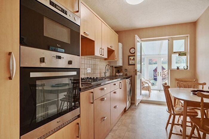 2 Bedroom Detached Bungalow For Sale In Nash Green, Staplegrove, Taunton, TA2