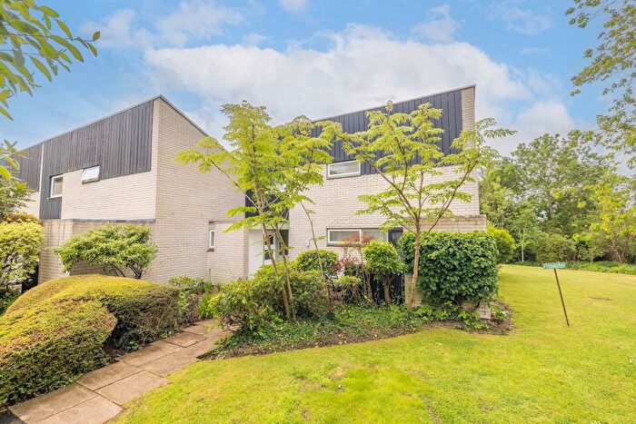 3 Bedroom Terraced House For Sale In Cedar Chase, Taplow, SL6