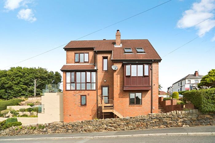 4 Bedroom Detached House For Sale In New Occupation Lane, Pudsey, LS28