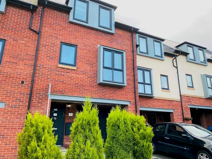 3 Bedroom Terraced House To Rent In Lavender Way, Sheffield S5