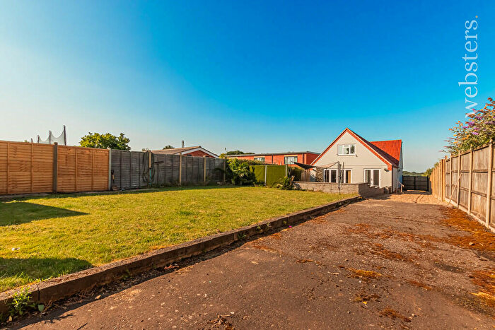 4 Bedroom Detached House For Sale In Grove Avenue, New Costessey, NR5