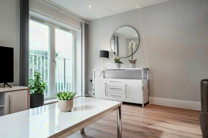 1 Bedroom Flat To Rent In Cook's Road, London, E15