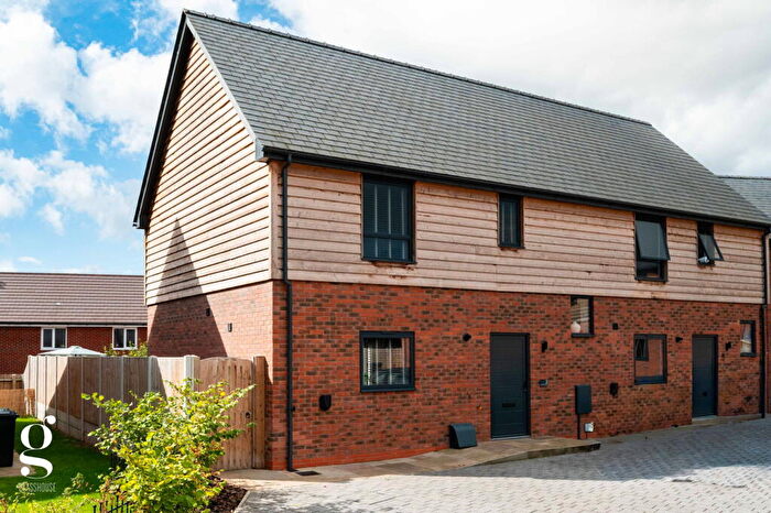 3 Bedroom Semi-Detached House For Sale In Holmer House Close, Hereford, HR4