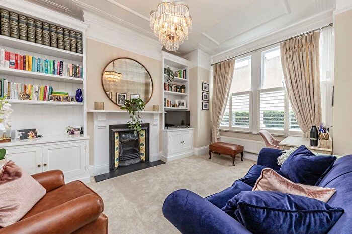2 Bedroom Flat To Rent In Klea Avenue, London, SW4