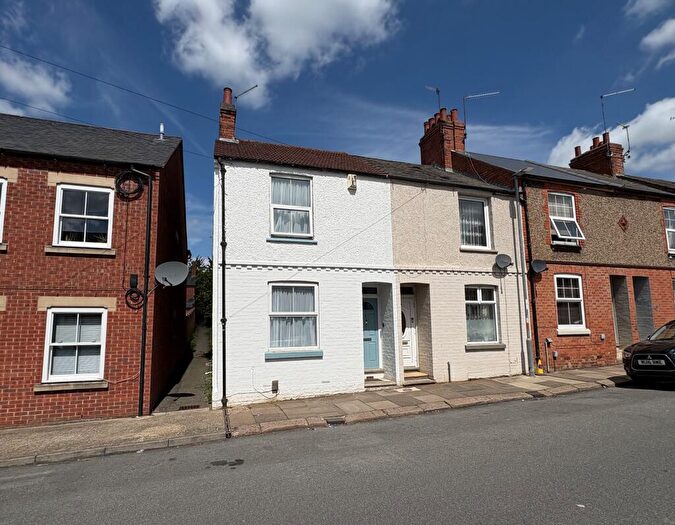 3 Bedroom End Of Terrace House For Sale In Stanhope Road, Queens Park, Northampton, NN2