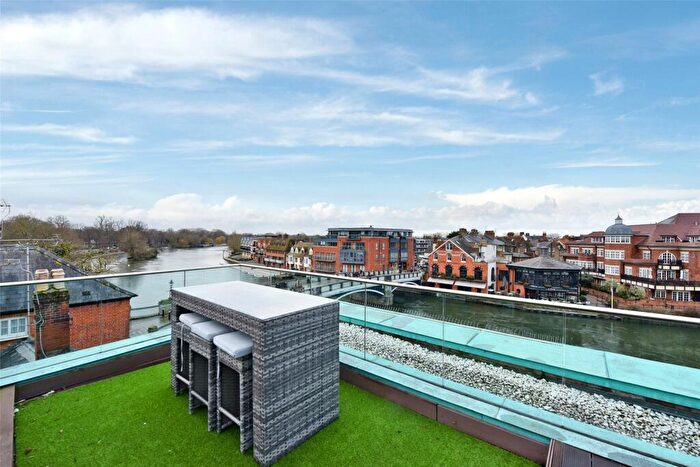 2 Bedroom Apartment To Rent In Windsor Quay, Thameside, Windsor, Berkshire, SL4